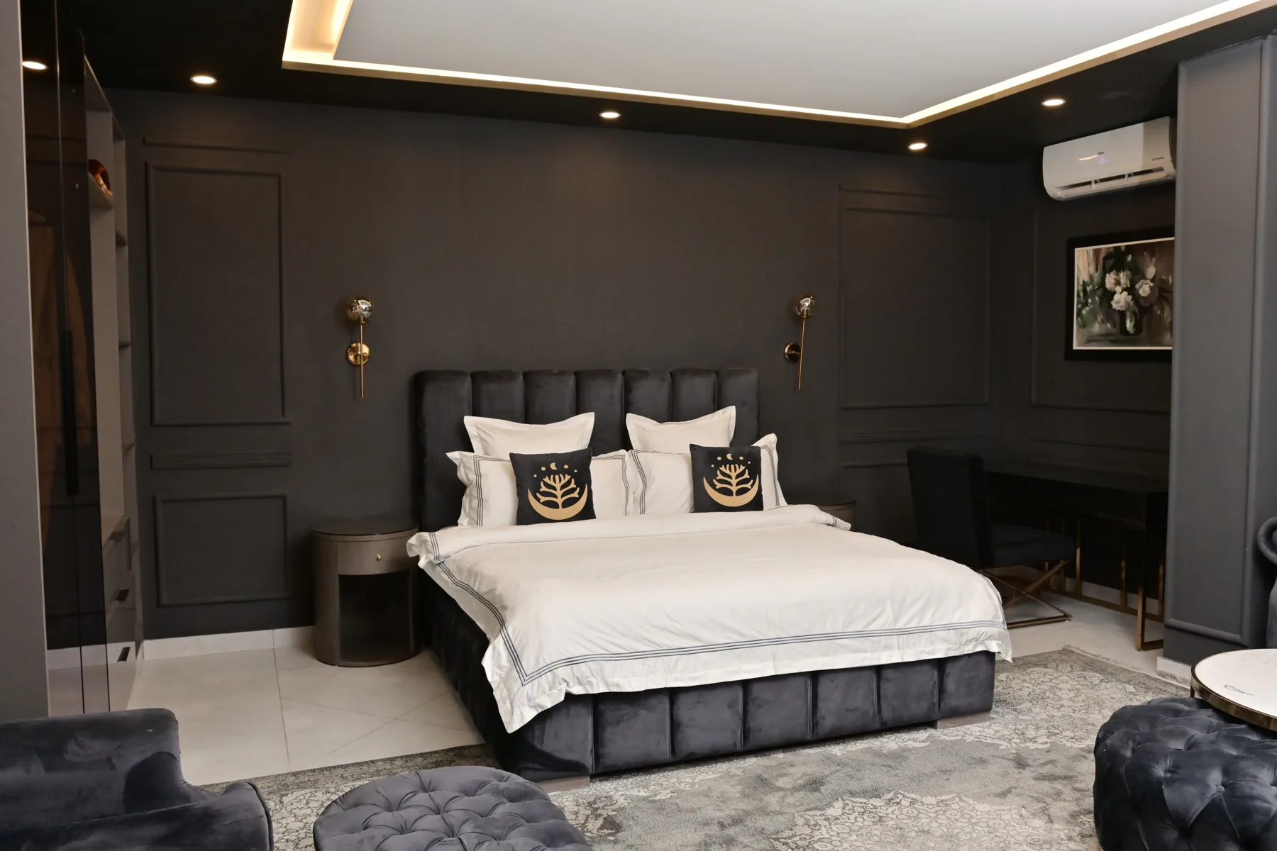 Gotham Suite at Villa Vista