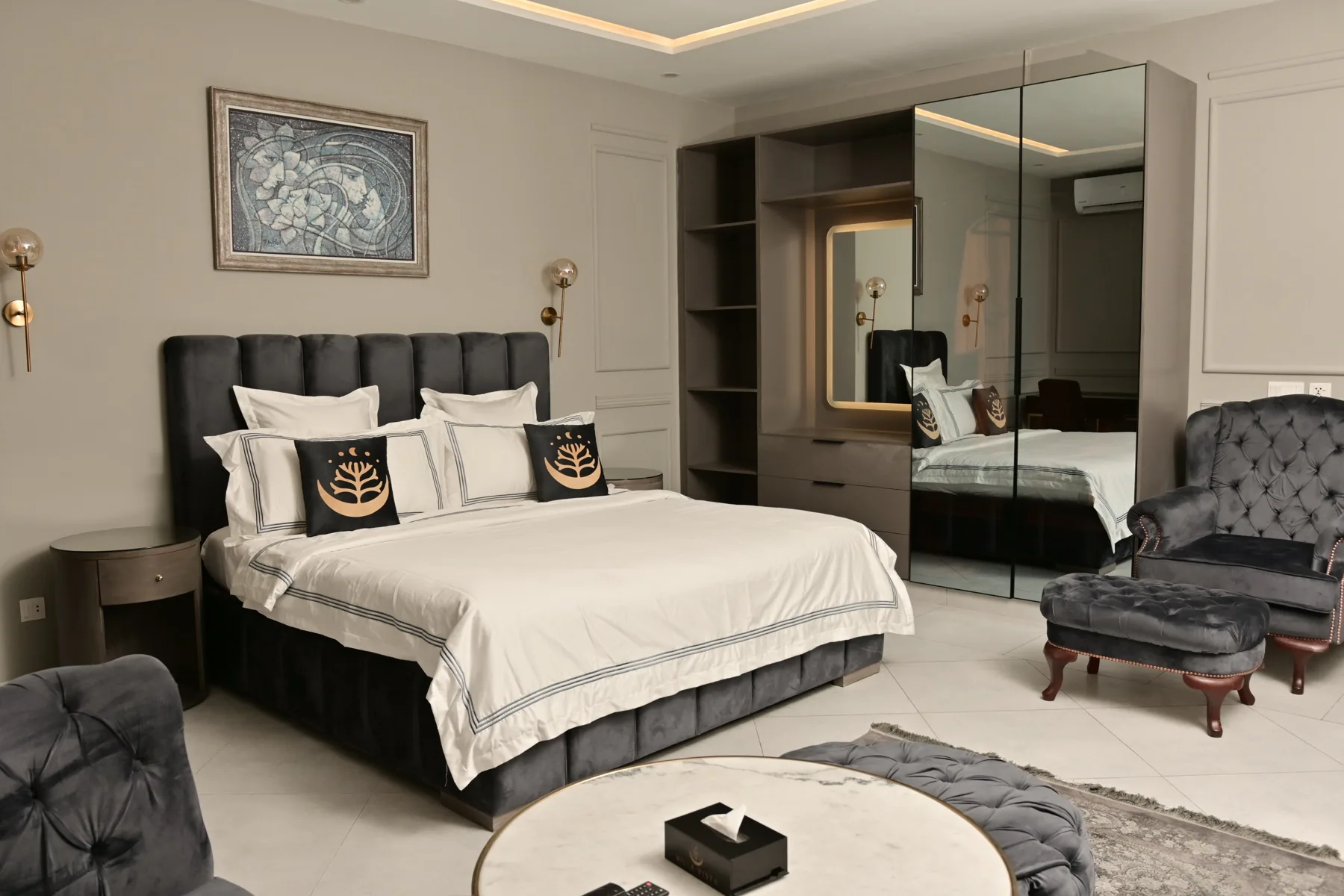 Gotham Suite at Villa Vista