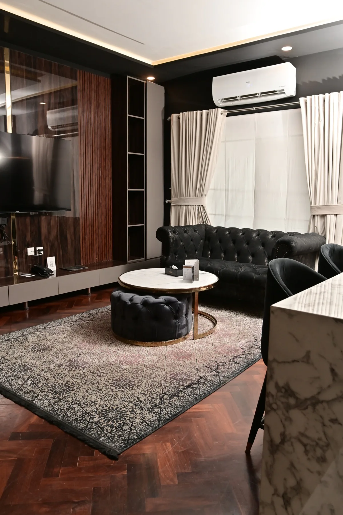 Manhattan Apartment at Villa Vista